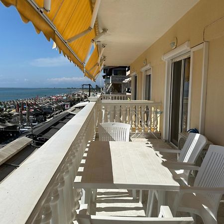 Olympic Beach Rooms Exterior foto